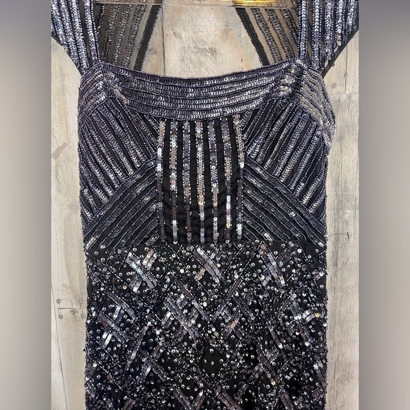 Adrianna Papell Cap Sleeve Envelope Back Sequin Dress in Navy Size 6. - Picture 6 of 16